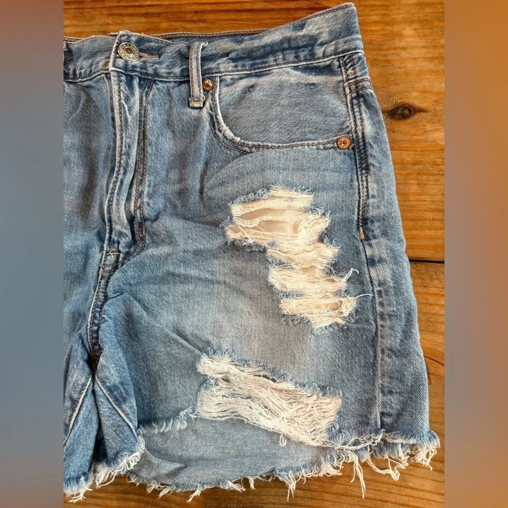 American Eagle Shorts Womens 6 Blue Jean Denim 90s Boyfriend Short Distressed